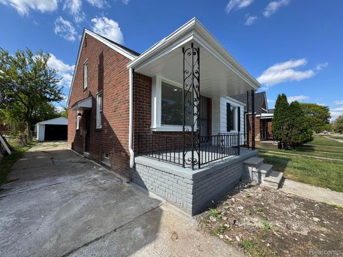 19395 Fairport St, Detroit, MI, 48205-2272 | Card Image