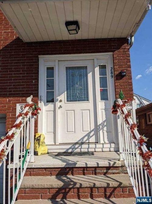 289 Desoto Pl, Fairview, NJ, 07022-2065 | Card Image