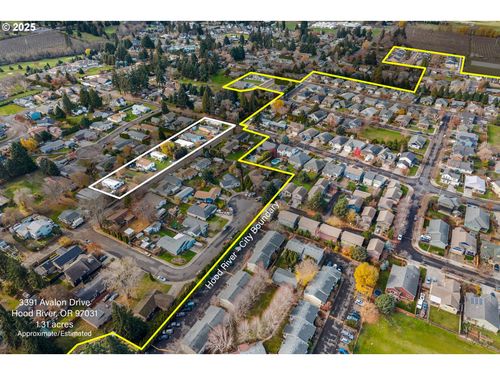 3391 Avalon Dr, Hood River, OR, 97031-9717 | Card Image