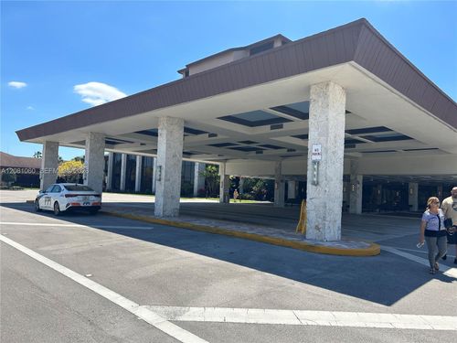 305k-100 Sw 132nd Way, Pembroke Pines, FL, 33027-1670 | Card Image