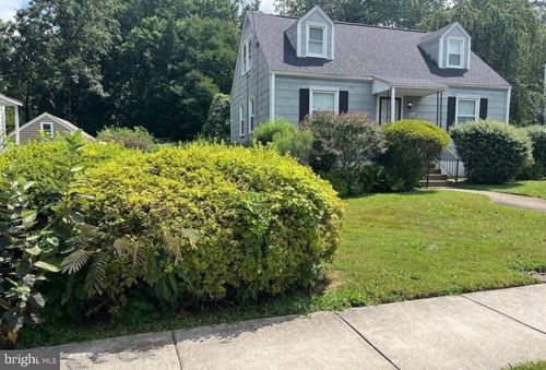 4023 Woodland Dr, FAIRFAX, VA, 22030-5103 | Card Image