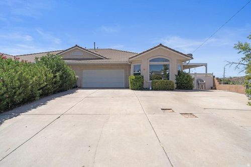 32-2056 E Middleton Dr, St George, UT, 84770-8643 | Card Image