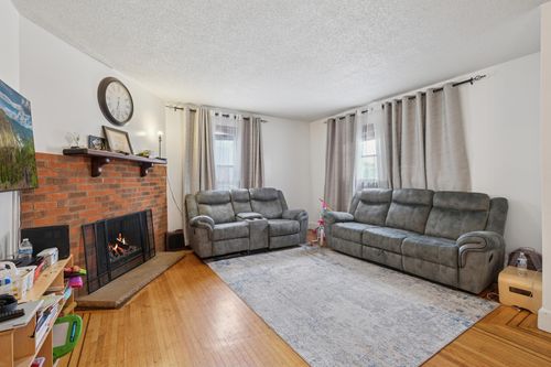 2211 10th Ave S, Minneapolis, MN, 55404-3823 | Card Image