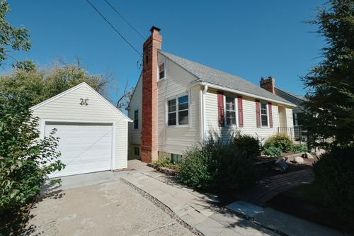 608 E 7th St, Red Wing, MN, 55066-2806 | Card Image