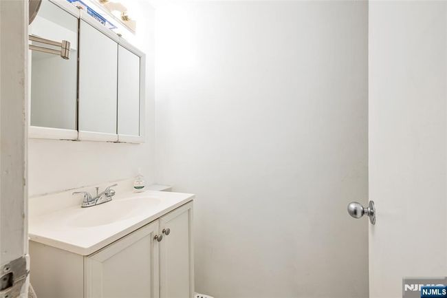 181 Long Hill Rd, House attached with 1 bedrooms, 2 bathrooms and null parking in Little Falls NJ | Image 17