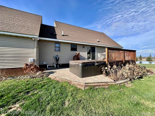 8662 Mason Rd, Lynn, MI, 48097-1016 | Card Image