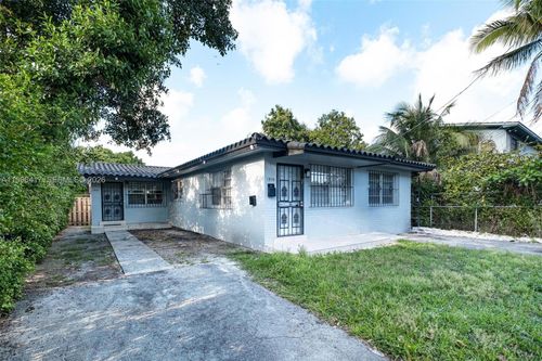 1519 Nw 40th St, Miami, FL, 33142-4840 | Card Image