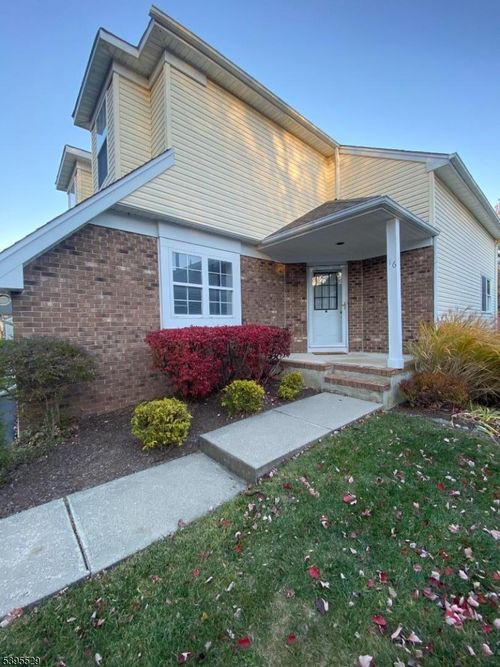 16 Mountain View Ct, Hamburg, NJ, 07419-2414 | Card Image