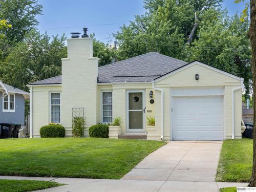 834 S 59 Street, Omaha, NE, 68106 | Card Image
