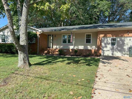9802 Dolphin Dr Se, Huntsville, AL, 35802-3738 | Card Image