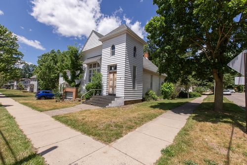31 Vine St, Hillsdale, MI, 49242-1311 | Card Image