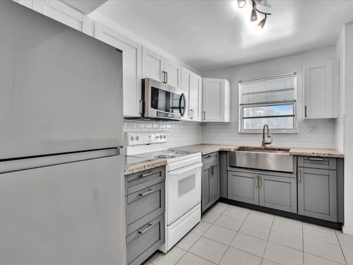 apt-312-137 Golden Isles Dr, Hallandale Beach, FL, 33009-5809 | Card Image