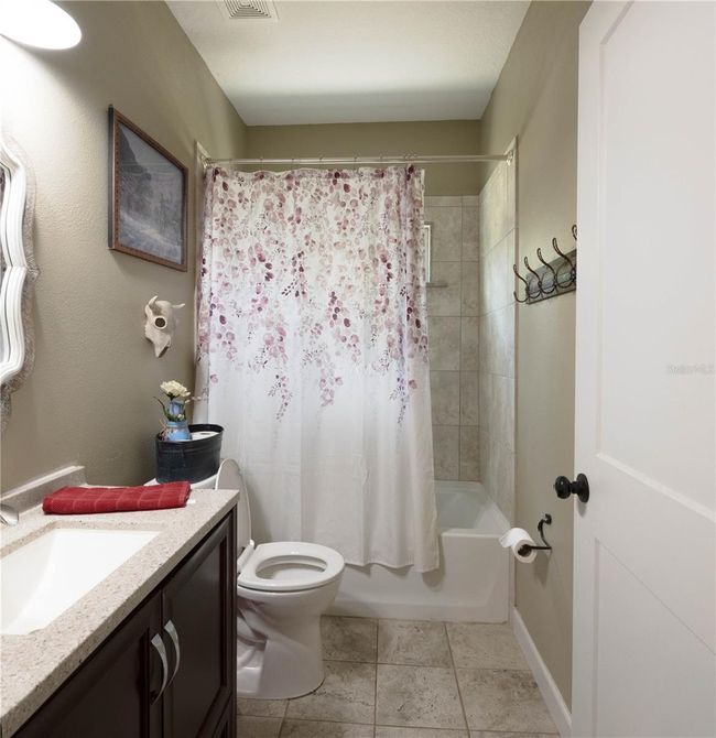 Main Bathroom | Image 12
