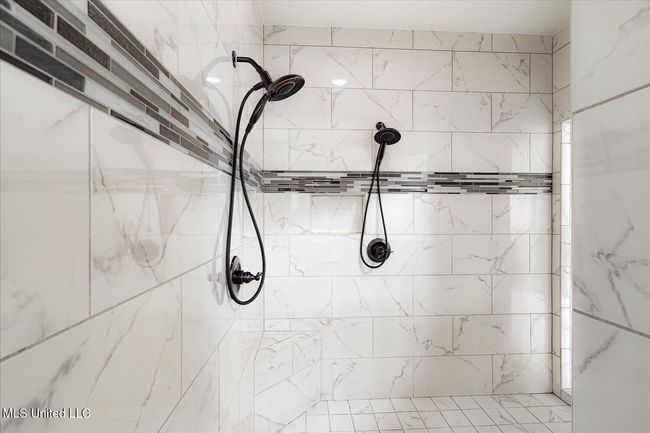 Shower | Image 31