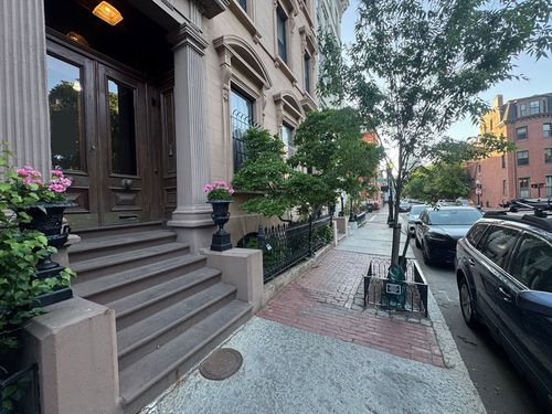 3b-42 W Newton St, Boston, MA, 02118-3852 | Card Image
