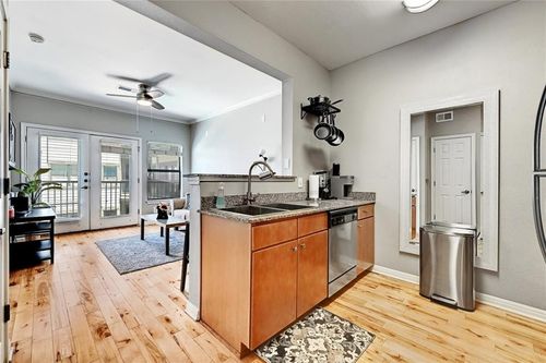 407-2502 Leon St, Austin, TX, 78705-4540 | Card Image