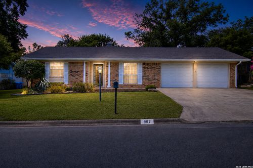 907 Lake Dr, Kerrville, TX, 78028-3005 | Card Image