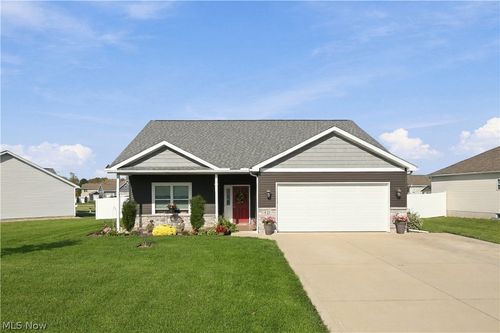 421 Northwoods Ave, Wellington, OH, 44090-2300 | Card Image