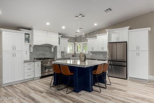 7731 E Rose Ln, Scottsdale, AZ, 85250-4723 | Card Image