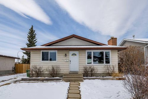 94 Glendale Way, Cochrane, AB, T4C1H8 | Card Image