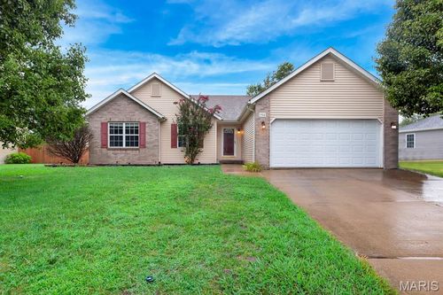904 Woodland Dr, Maryville, IL, 62062-5643 | Card Image