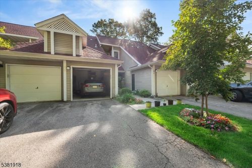 8 Schofield Ct, Oak Ridge, NJ, 07438-9177 | Card Image