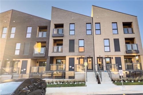 38 Urbane Blvd, Kitchener, ON, N2E0J4 | Card Image