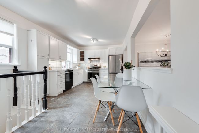 542 Atlas Ave, House other with 3 bedrooms, 2 bathrooms and 2 parking in York ON | Image 10