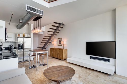 apt-1224-690 Sw 1st Ct, MIAMI, FL, 33130-2913 | Card Image