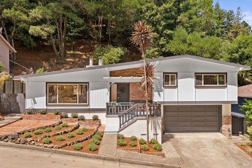 22 Chevy Chase Court, Larkspur, CA, 94939 | Card Image