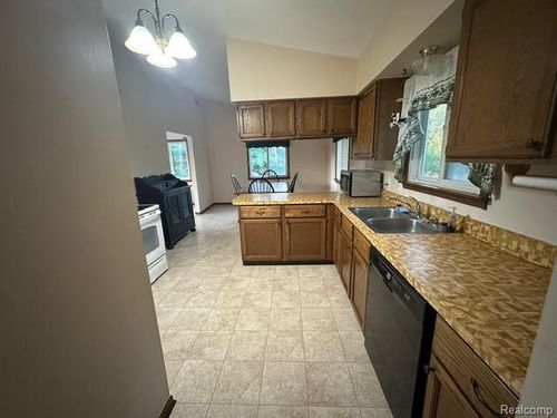 1795 Oakwood Rd, Ortonville, MI, 48462-8536 | Card Image