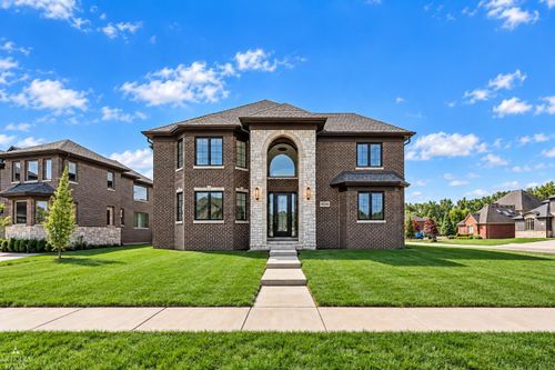 19246 Hamlin Lake Dr, Macomb, MI, 48044-4228 | Card Image