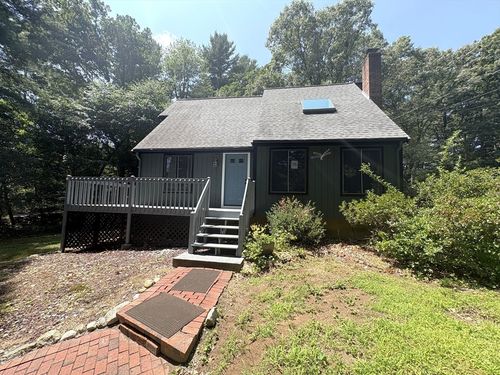 12 Walnut St, Millis, MA, 02054-1032 | Card Image