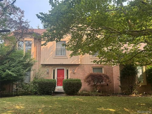 37892 Stableview Dr, Farmington Hills, MI, 48335-1710 | Card Image