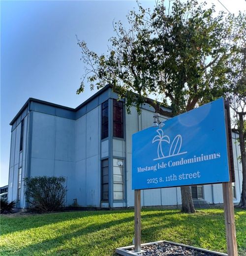 13-2025 S 11th St, Port Aransas, TX, 78373-4164 | Card Image