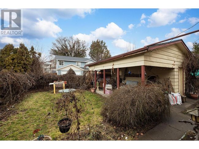 866 Dehart Ave, House other with 3 bedrooms, 1 bathrooms and 2 parking in Kelowna BC | Image 23