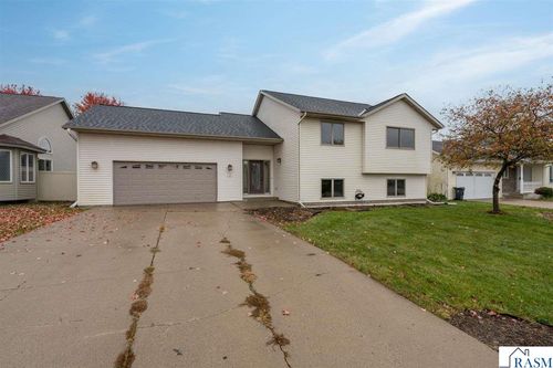 109 Quinion Drive, Mankato, MN, 56001 | Card Image