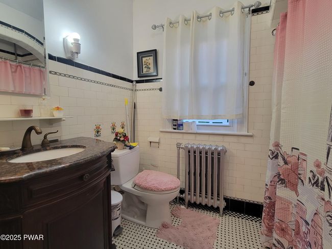Bathroom | Image 26