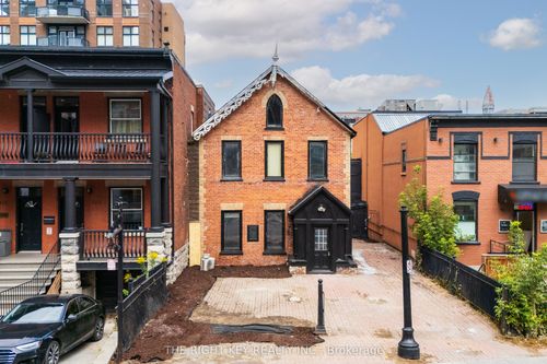 127 York St, Ottawa, ON, K1N5T4 | Card Image
