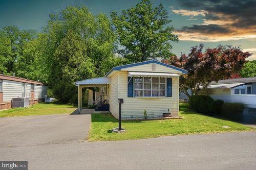 302 Wilson Dr, FAIRLESS HILLS, PA, 19030-2005 | Card Image