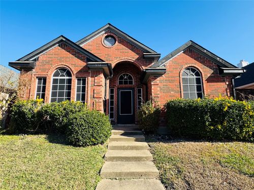 932 Winchester Ln, Mesquite, TX, 75181-1062 | Card Image