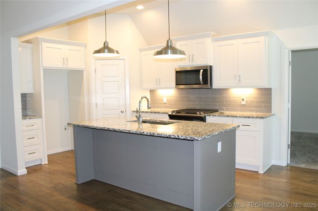 7906 Chestnut Ave, House other with 3 bedrooms, 2 bathrooms and null parking in Broken Arrow OK | Image 8
