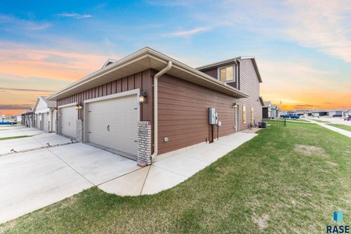 9625 W Broek Dr, Sioux Falls, SD, 57106-7311 | Card Image