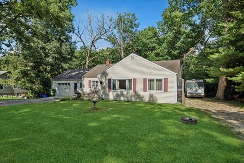 3265 Lockwood Blvd, Lake Geneva, WI, 53147-4527 | Card Image