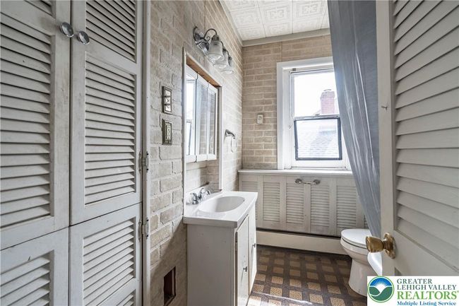 1926 W Broad St, Townhouse with 4 bedrooms, 1 bathrooms and null parking in BETHLEHEM PA | Image 28
