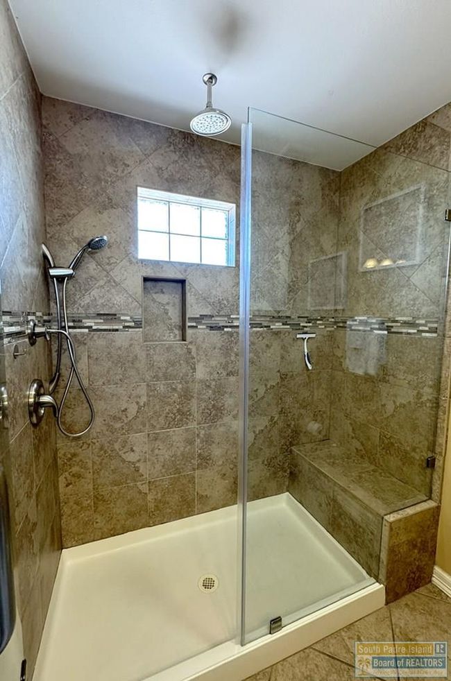 502 W Clam Cir, House other with 2 bedrooms, 3 bathrooms and null parking in Port Isabel TX | Image 31