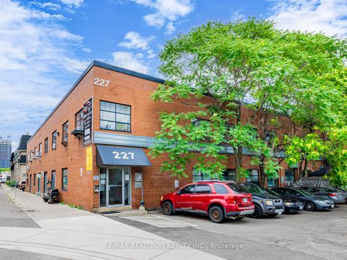 208-227 Sterling Rd, Toronto, ON, M6P4J6 | Card Image