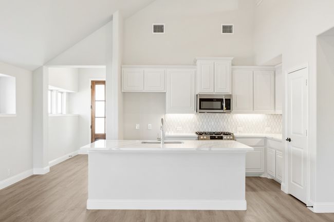 11916 Serval St, House other with 4 bedrooms, 3 bathrooms and null parking in Godley TX | Image 5