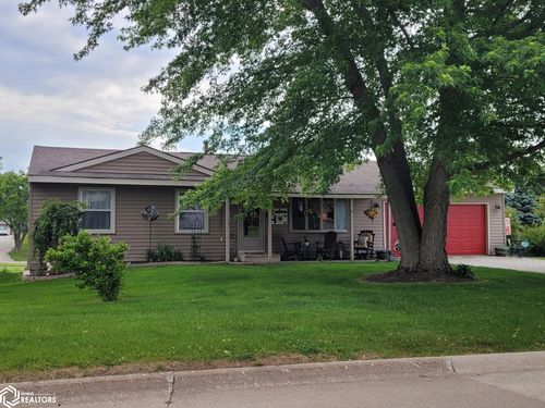 905 Mackey Ave, Sigourney, IA, 52591-1155 | Card Image