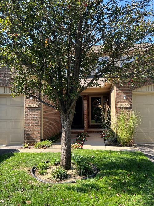 19-9065 Newport Way, Livonia, MI, 48150-4171 | Card Image